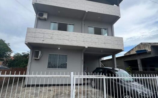 Predio De 5 Departamentos en Ingleses Do Rio Vermelho