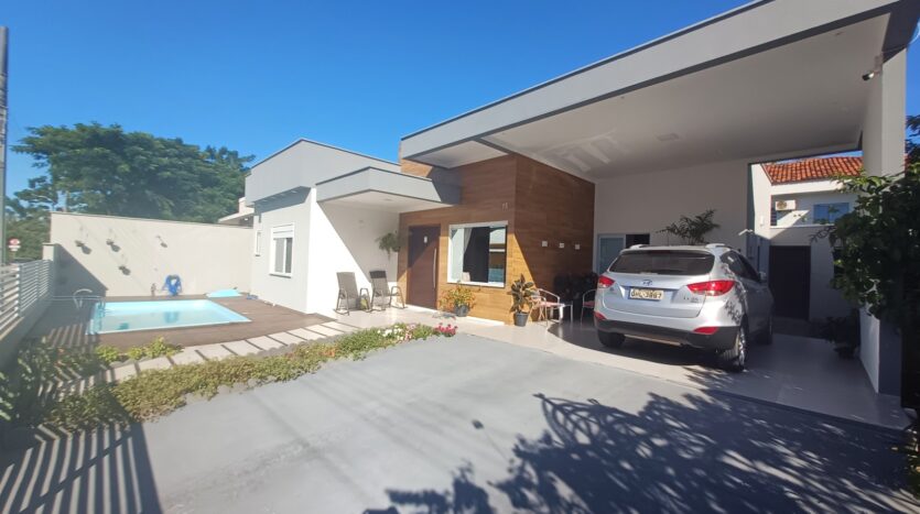 Belíssima  Casa em Condominio fechado à venda em Canasvieiras – Florianópolis SC