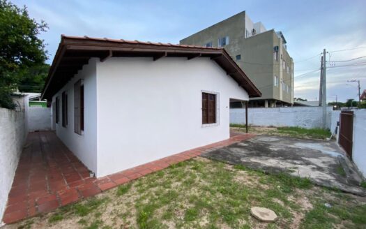 Casa en Venta a 200m de la Playa – Ingleses del Sur, Florianópolis