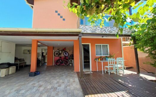 Sobrado à venda na Vargem do Bom Jesus – Florianópolis