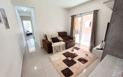 Apartamento a poucos metros do mar no Santinho | 2 dorm (1 suíte) + sacada com churrasqueira | Mobiliado